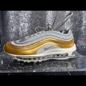 WOMENS 8.5 AIR MAX 97